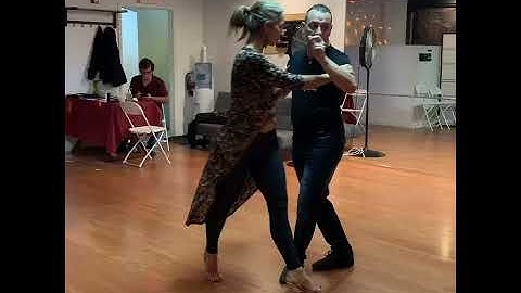 Tango classes by Diego Santana (Voleos)