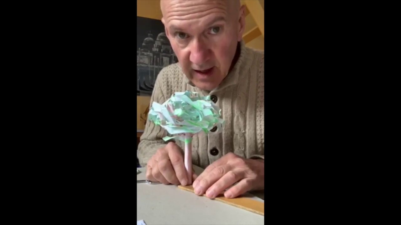 Reste à la maison, pour les petits l'arbre en papier