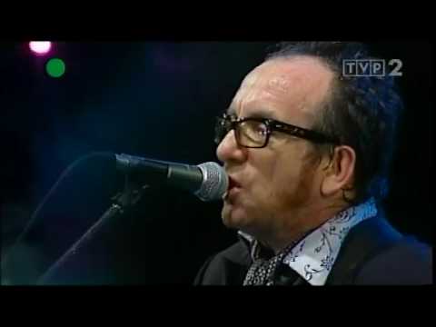Elvis Costello - (I Don't Want To Go To) Chelsea