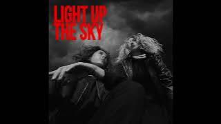 Luke Flo & Silvia Storm - Light Up The Sky