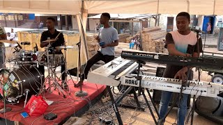 Amakye Dede - Asem to me a ka bi mame, Akwadaa wesoa performed live. great live band music