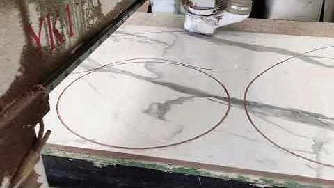 Cắt mặt bàn Sofa vân đá bằng máy CNC tự động | Thực tế sản xuất của nội thất TADA.