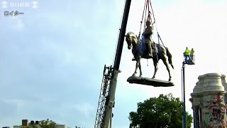 南軍リー将軍の騎馬像撤去　「黒人差別の象徴」批判受け