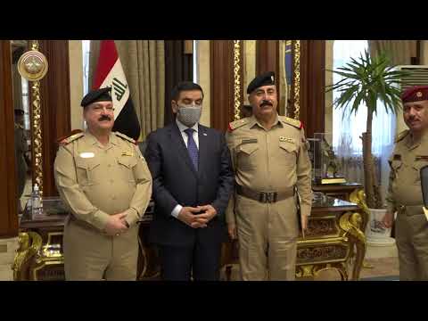 وزير الدفاع يقلد عددا من الضباط المترقين في جدول تموز ۲۰۲۱