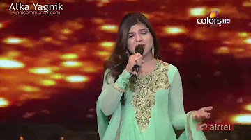 Alka Yagnik Sings Live Tribute to SRK at Mirchi Music Award 2014