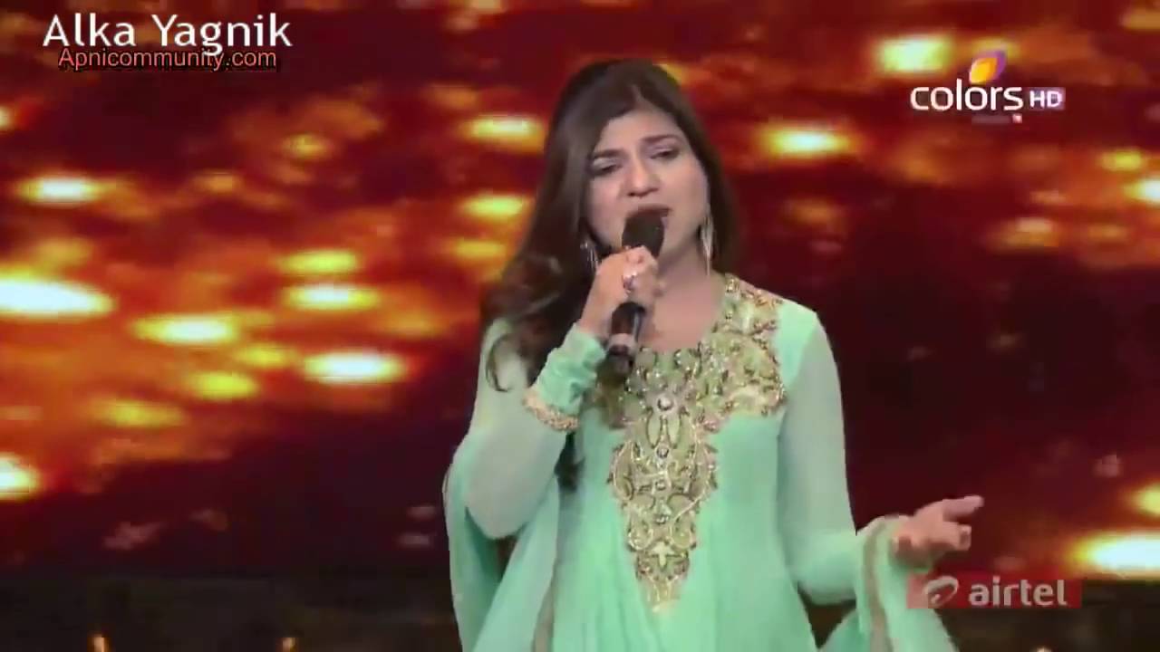 Alka Yagnik Sex Videos - Alka Yagnik Sings Live Tribute to SRK at Mirchi Music Award 2014 - YouTube