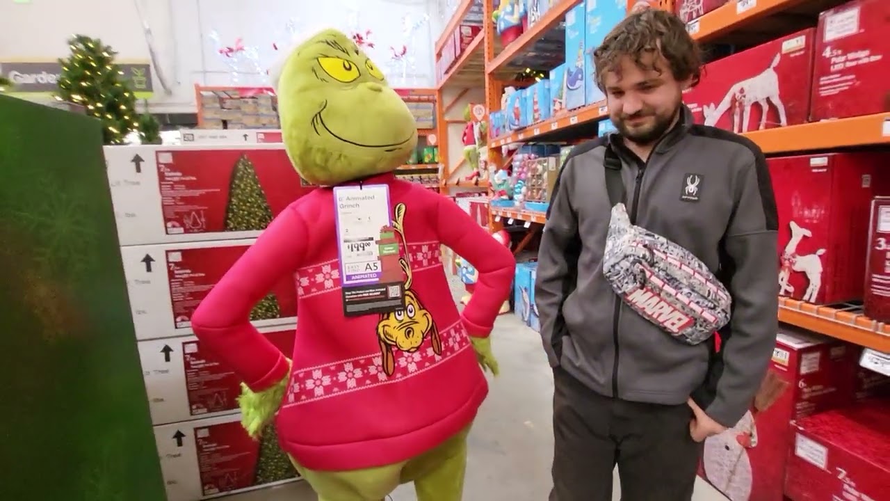GIANT ANIMATED GRINCH CHRISTMAS SINGS - HOLIDAY ANIMATRONICS DECOR SHOPPING  WITH ROBBIE HOME DEPOT 