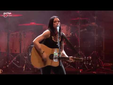 Amy Macdonald - Let's Start A Band (Amazing performance) Live HD
