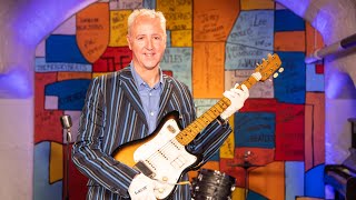 ジョージ・ハリスンがビートルズの初期に300以上の公演で演奏