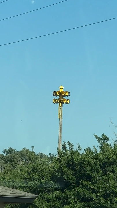 Cool looking Tornado siren in Texas (sound added)