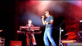 Video thumbnail of "(Henry) Fan showing up Blake Shelton at the 2010 Colorado State Fair"