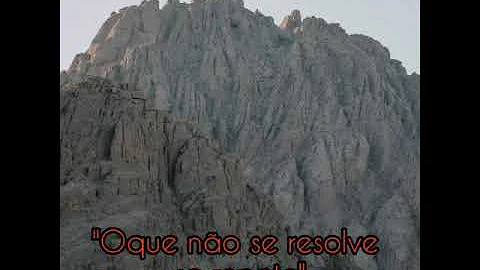 O que não se elabora se repete?