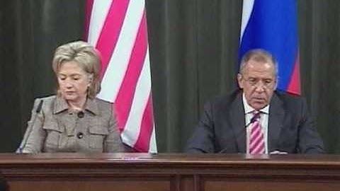 Clinton Urges Russia to Delay Launch of Iran