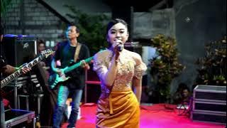 WONG JOWO - Doa Suci Voc. Tiara Amora - Live  Banjangan Sarirejo