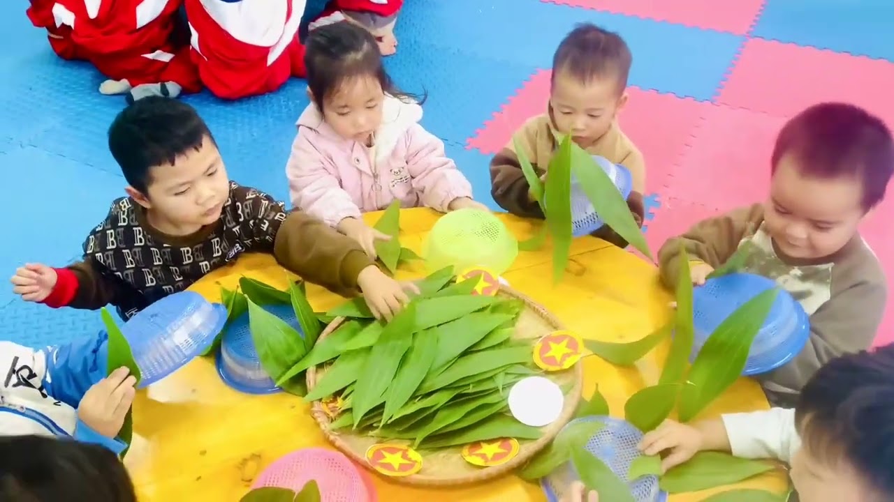 Hoạt động trải nghiệm ''Làm mũ tặng chú bộ đội