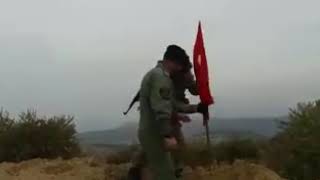 Raco'nun en yüksek tepesini ele geçiren askerler Türk bayrağı dikip ezan okudu..