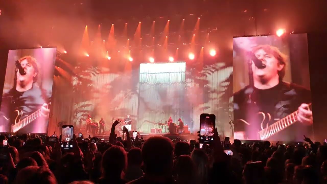 Intro/Survive - Lewis Capaldi @ Manchester Co-op Live 20.09.25 