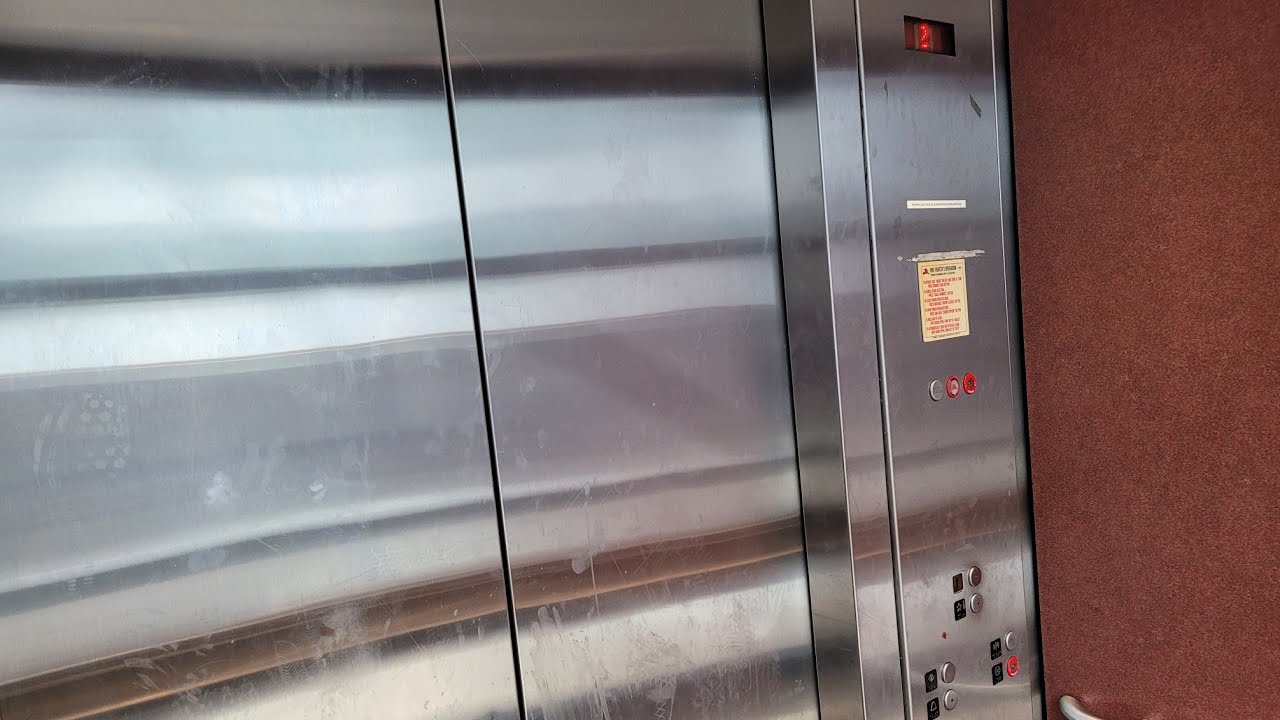 [EL] Worn, Crappy 2002? Kone "VR" Hydraulic Bridge Elevator in Downtown