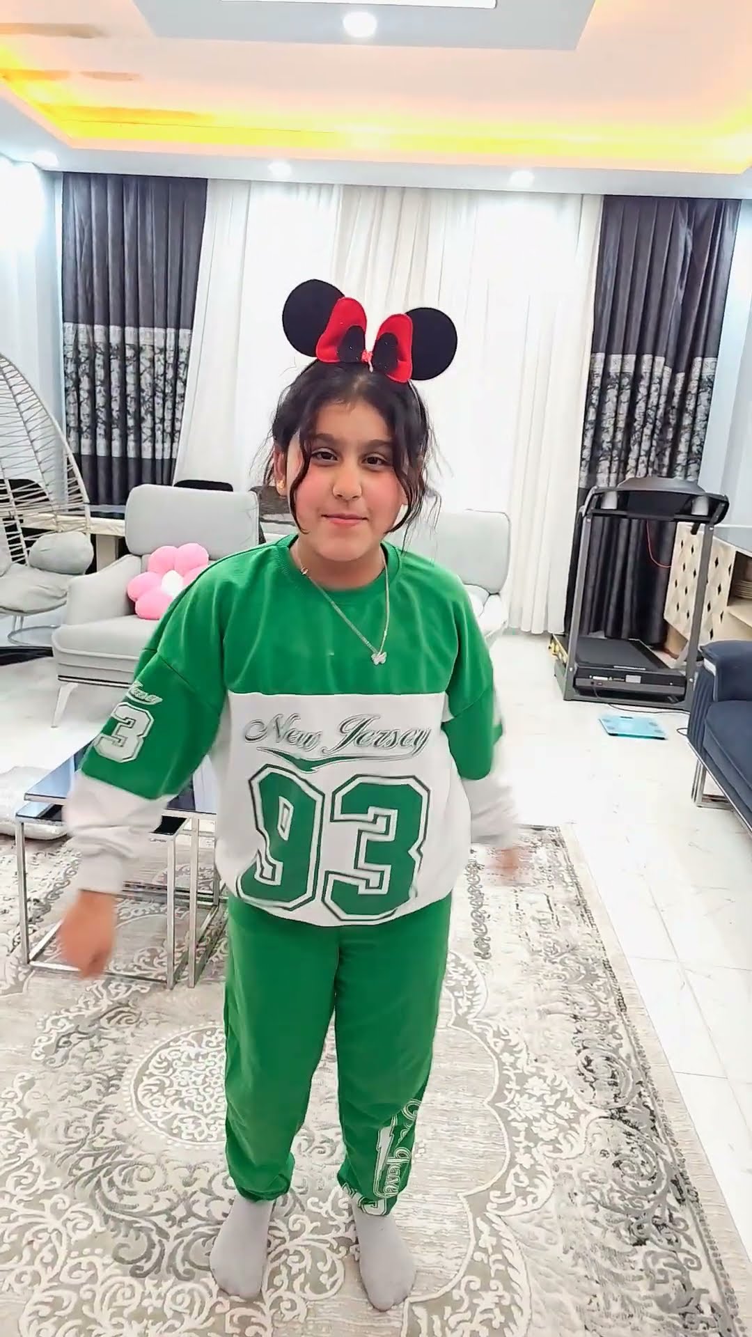 هيلين وهيفي وليليان ??