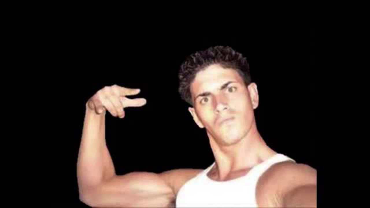 Yankee Tough Guy Calls a Bar