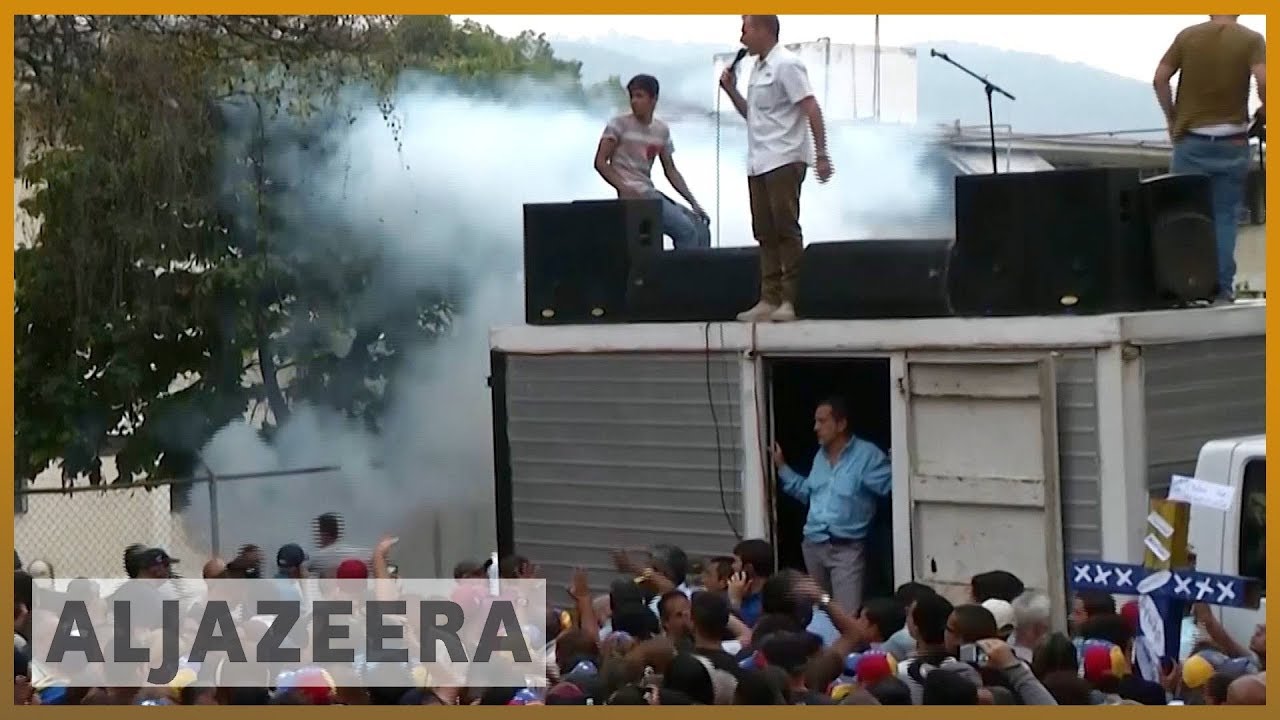 🇻🇪 أزمة فنزويلا: احتجاجات مناهضة للحكومة تُقابل بالغاز المسيل للدموع | الجزيرة الإنجليزية