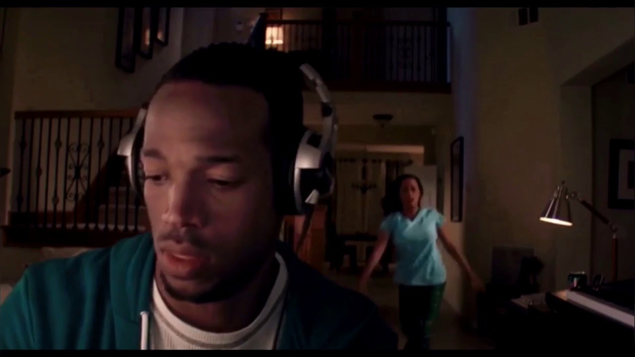 Рома Не ХуЖе - Crazy Baby(Marlon Lamont Wayans слушает трек Ромы Не ХуЖе)