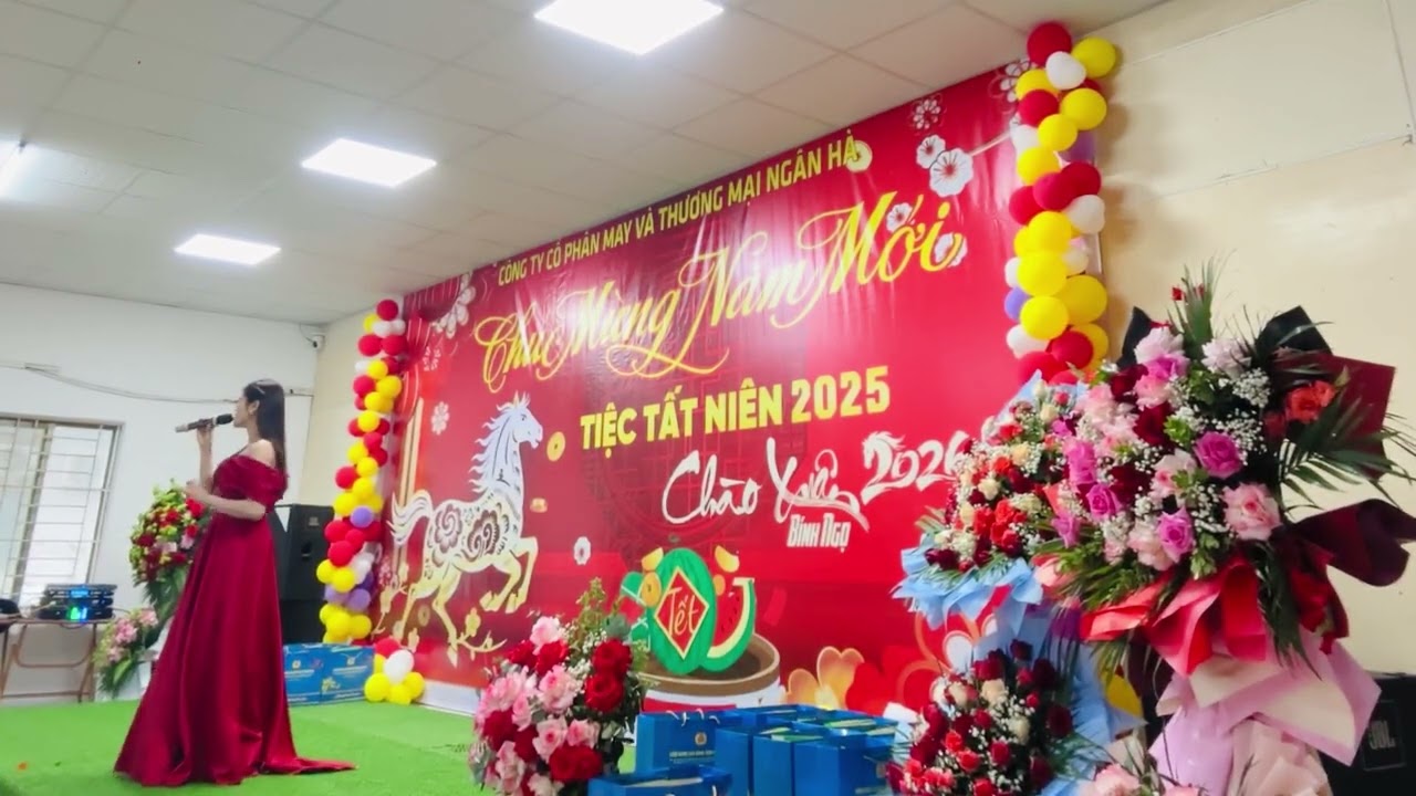 MC Hải Yến hát bài Điệp khúc mùa xuân