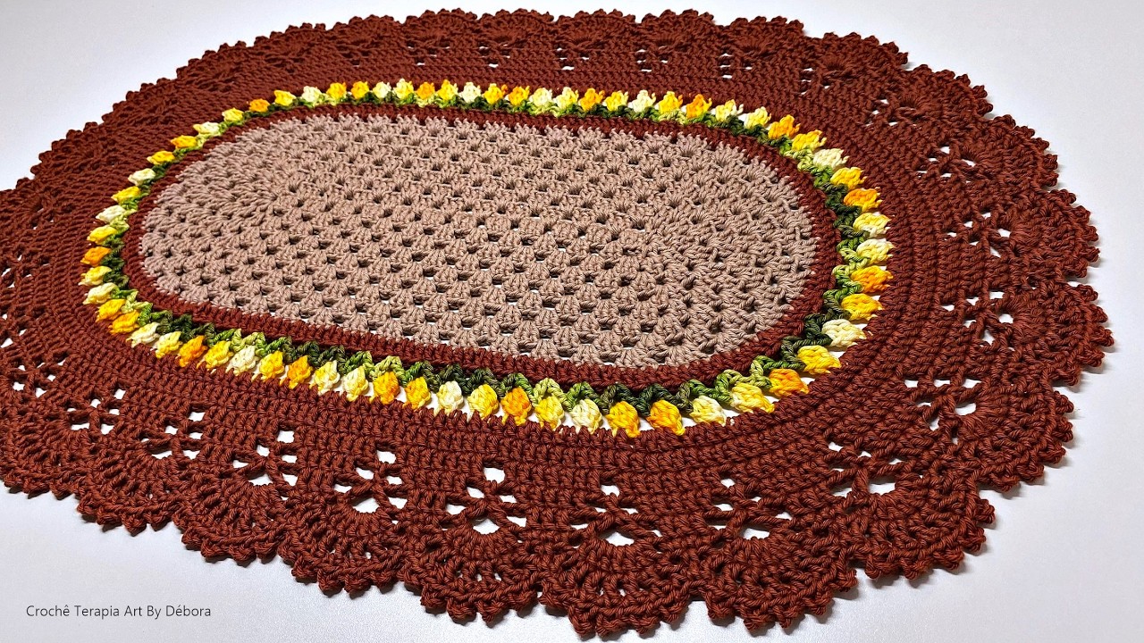Tapete Oval Tulipas em Crochê