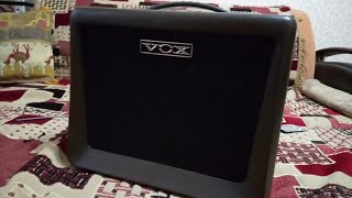 VOX VX50 AG - Вид кабинета внутри комбо усилителя, коммутация педали Echo Delay и драм машины Mooer