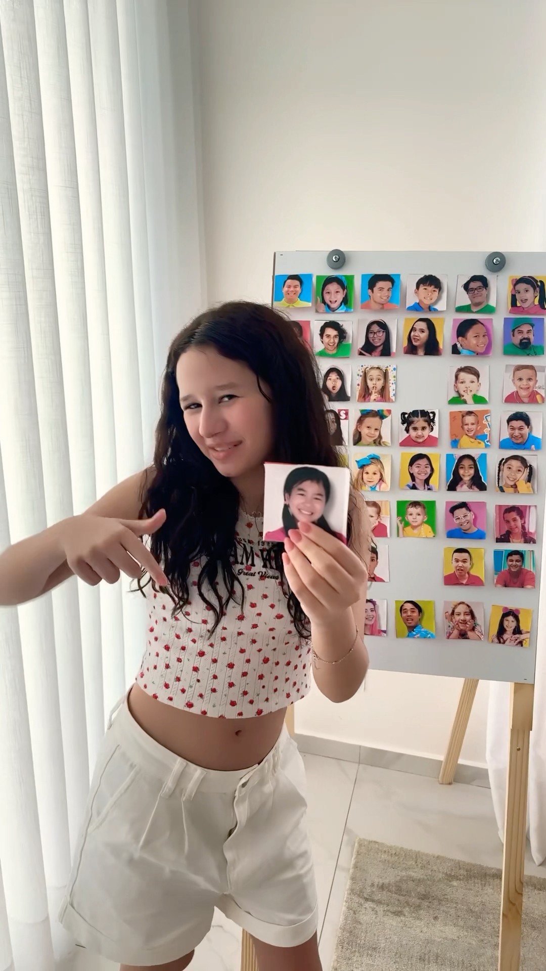 Find Jennie from Toys and colors