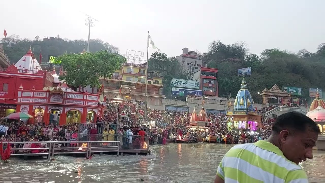 विश्व प्रसिद्ध आरती | Shree Ganga ji ki Aarti Har Ki Pauri Haridwar | Om Jai gange Mata Aarti