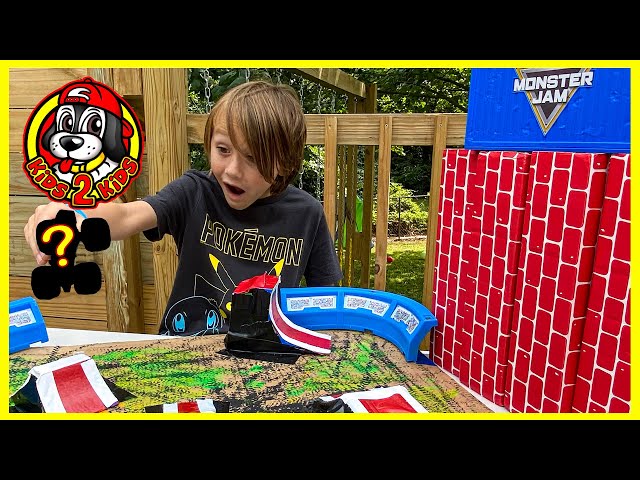 UNBOXING Monster Jam Toy Trucks Series 19 GIVEAWAY GAME! class=