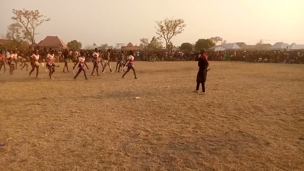 BHUDAGALA MADENSA WAKIINGIA UWAJAN LAUNTI YA MWISHO KUFUNGA SHOW Msambazaji jileka 2024