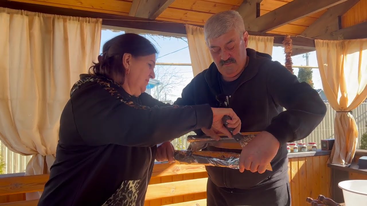 Готовим ужин на большой сковороде. Жизнь в деревне. Стейк из говядины. Рецепты.