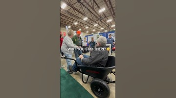 Lifting 300LBS has never been this EASY🚨 Chore Warrior #electric #wheelbarrow  #shorts #shortsvideo