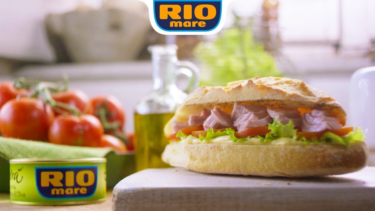 Panino con tonno, pomodoro e maionese YouTube Panino con tonno, pomodoro e maionese YouTube