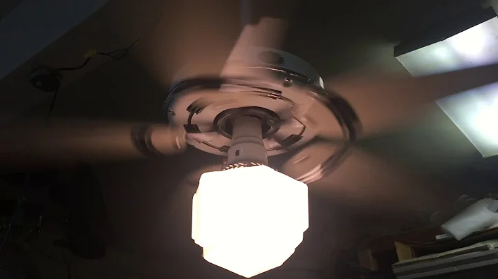 1996 Hunter Medallion Series 1936 Art Deco Ceiling Fan