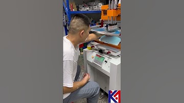 Small vertical flat screen printing machine