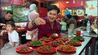 Kiki Farrel Nyicipin Gurih Nikmat Nasi Kulit Sasakgantung | MAKAN RECEH (06/06/24)