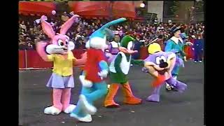 macy thanksgiving day parade 1990 tiny tunes and bugs bunny  balloon