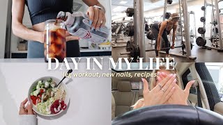 VLOG: favorite coffee combo, new nails (my goto color) + 5 minute dinner recipe (cava bowls!)