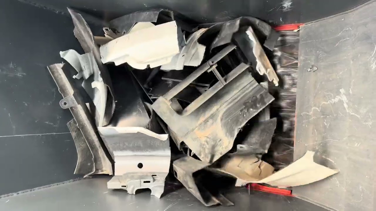 WEIMA WL4 Shredder processing car bumpers