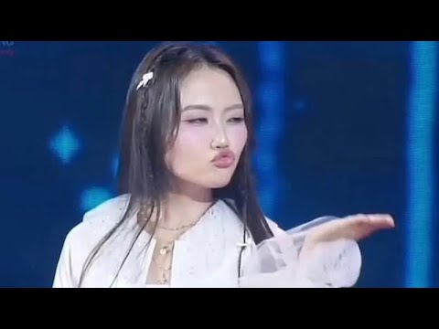 Phương Mỹ Chi trò chuyện, giao lưu cùng với Sinh Viên Đại Học Lạc Hồng 🐸❤ Lễ Khai Giảng LHU 2025 - youtube
