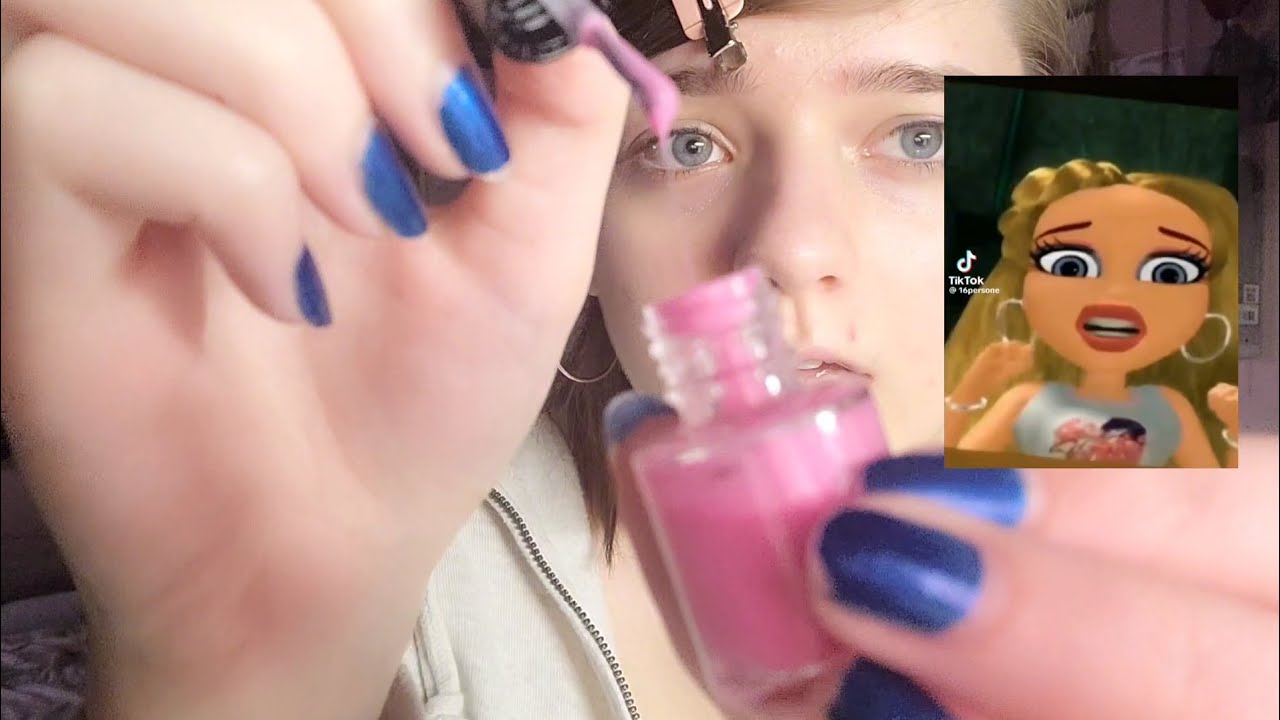 Painting my nails and yapping like we're on the phone ˙𐃷˙