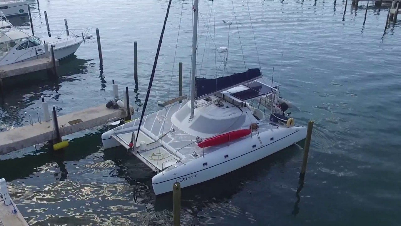 docking a catamaran