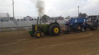1958 john deere 820 pulling