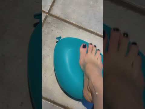 Barefoot balloon stomping                  Instagram@bellafootgoddess_