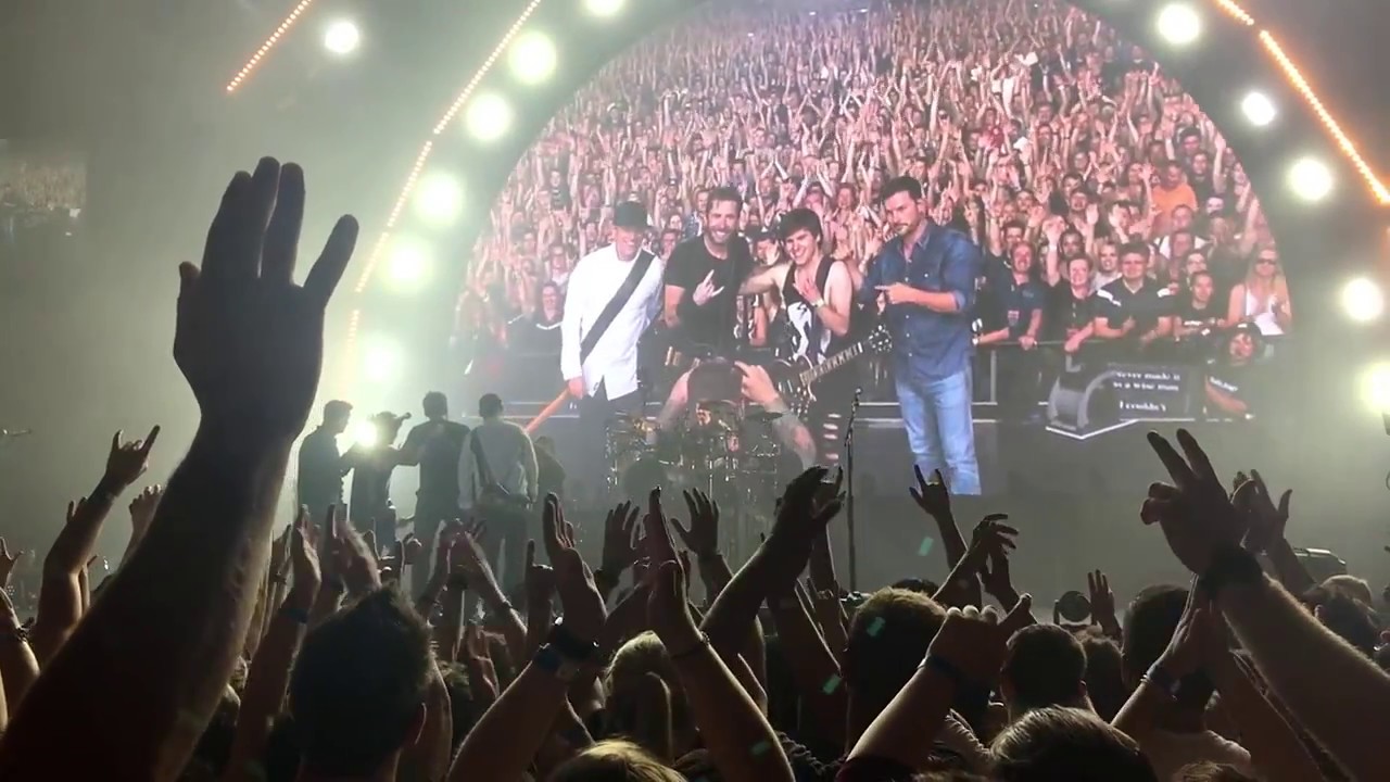 Nickelback feat. Marc | Animals | Frankfurt Festhalle | 09.06.2018 | Feed The Machine Europe Tour