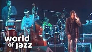 Video thumbnail of "George Benson - Beyond The Sea - 12 July 1987 • World of Jazz"