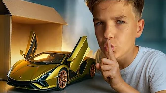 Mark Unboxes a Lamborghini Sian – Scale 1:18 Supercar!